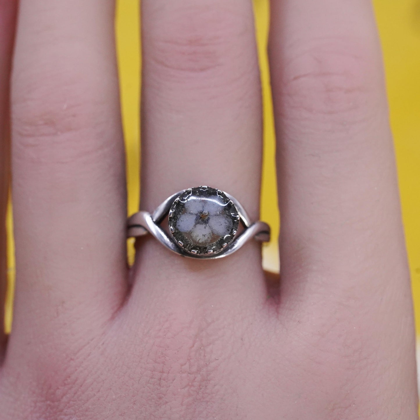 Size 8, vintage Sterling 925 silver handmade open ring with flower glass
