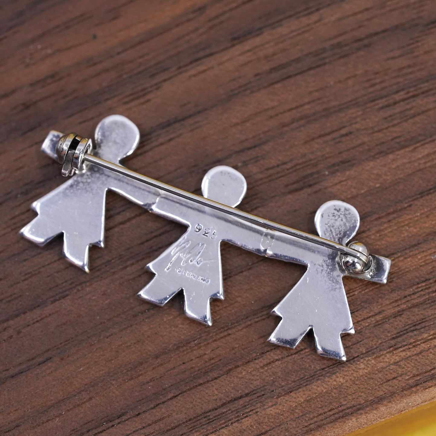 Signed Naldo Sterling Silver Girls Holding Hands Brooch, friendship 925 jewelry