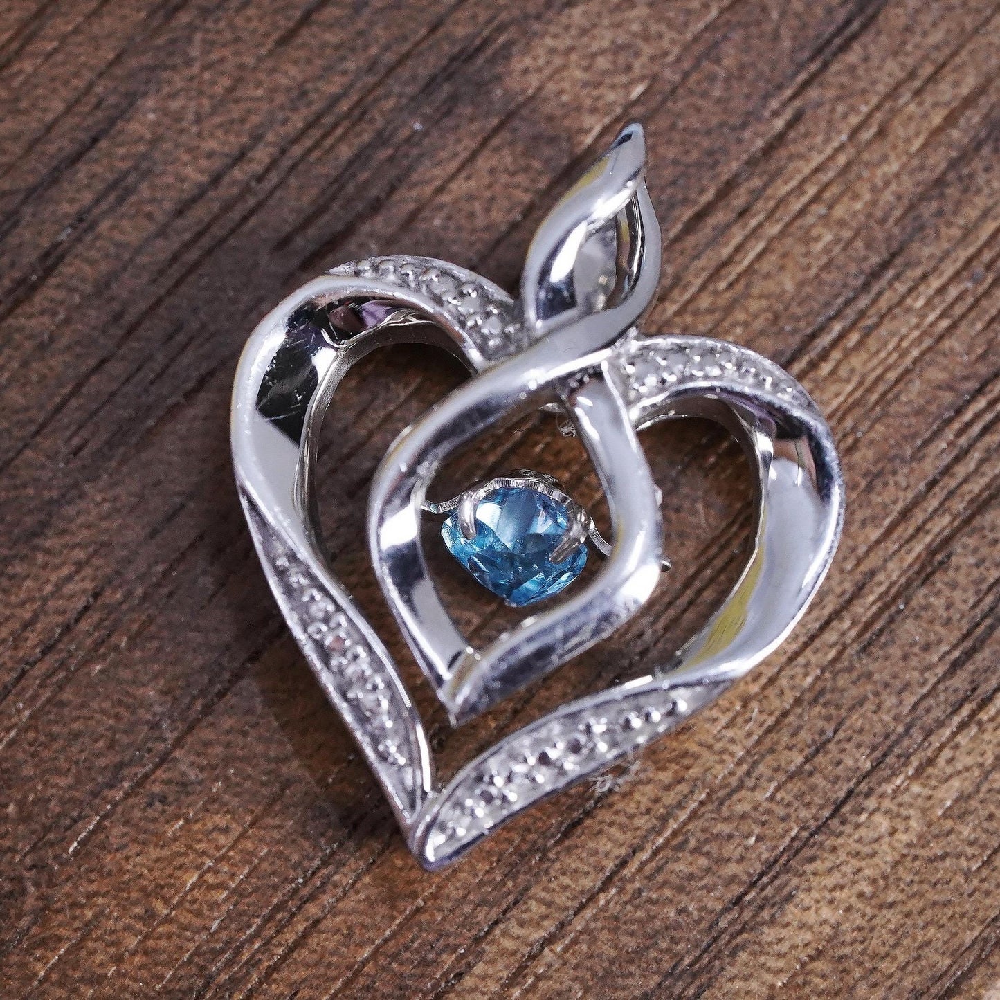 Vintage Sterling 925 silver heart pendant with dancing topaz