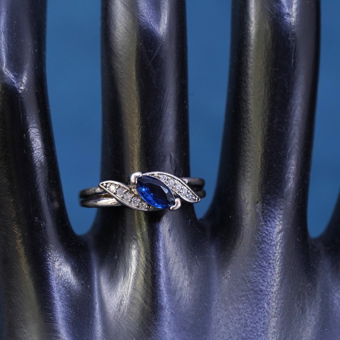 Size 7, vintage Sterling 925 silver handmade ring with sapphire and cz