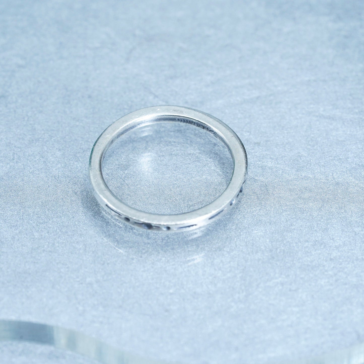Size 8, vintage southwestern Sterling 925 silver wedding ring, stackable band