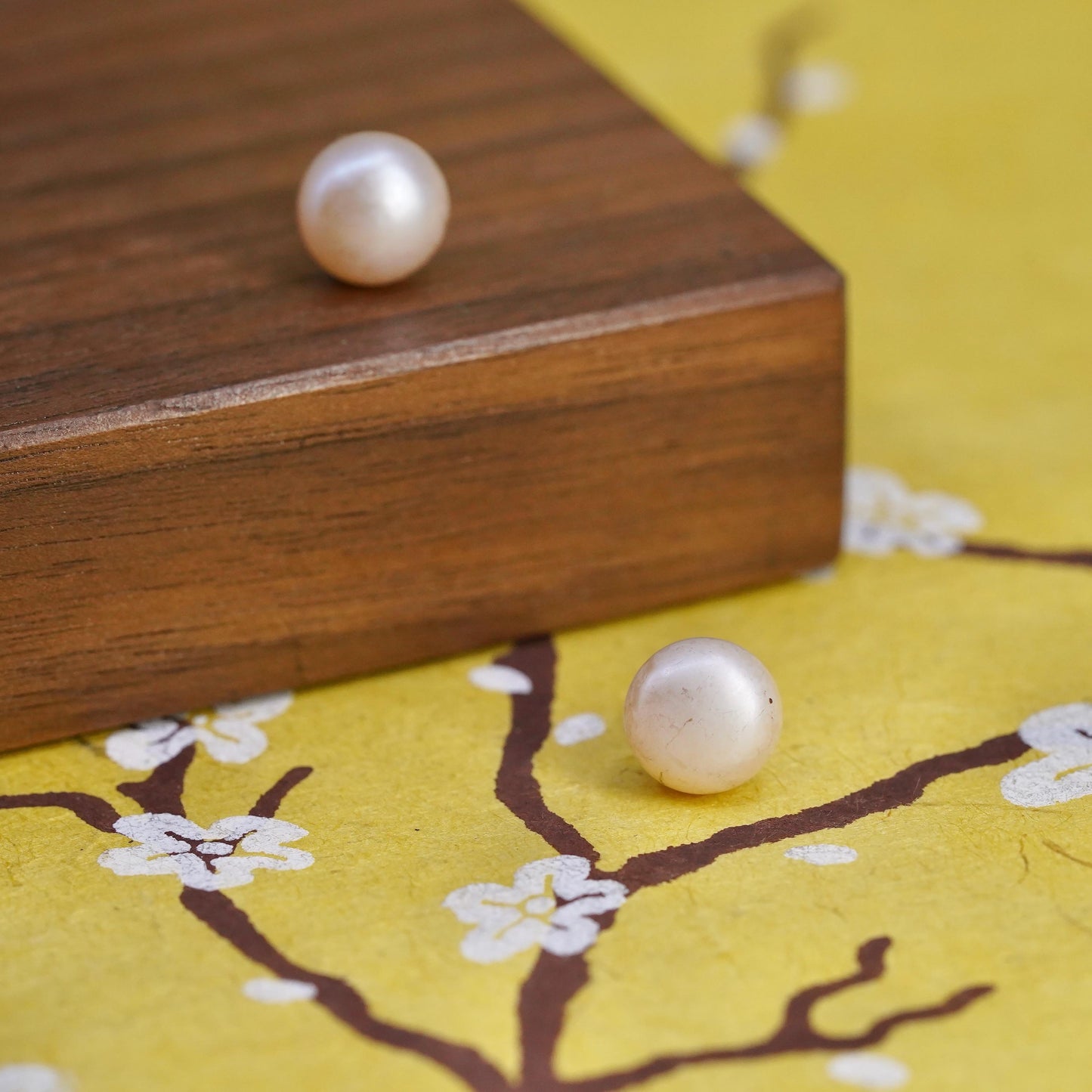 8mm, VTG 925 Sterling silver handmade studs earrings white pale orange pearl