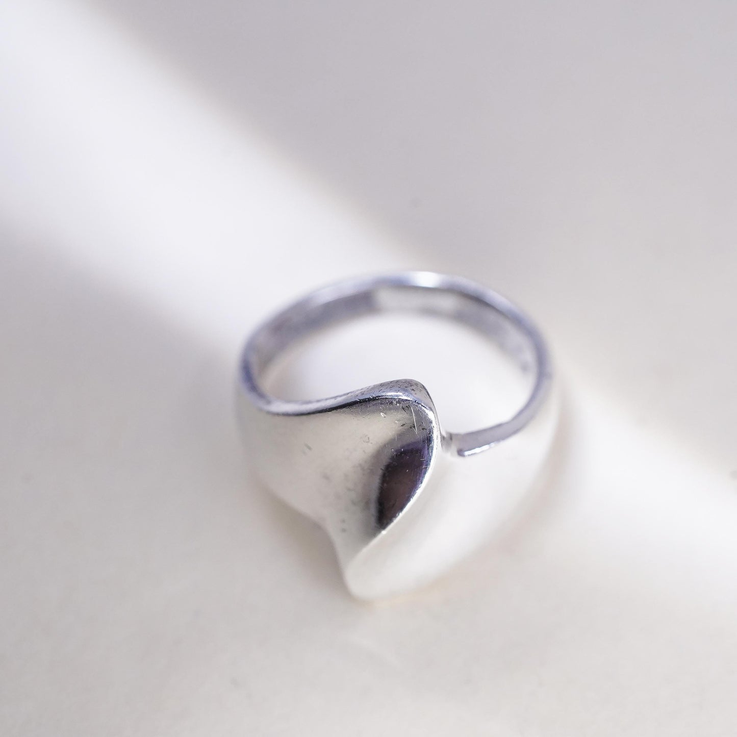 Size 7.5, vintage sterling silver handmade ribbed ring, 925 wavy band