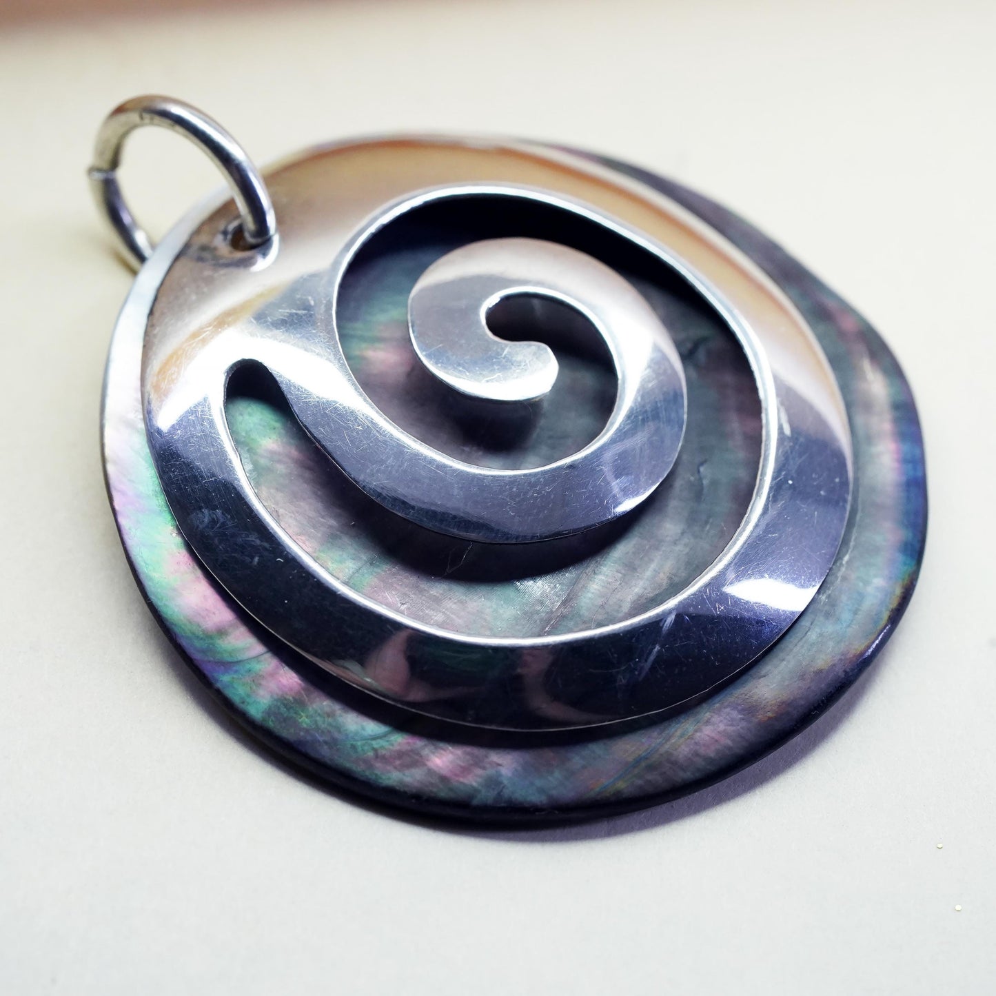 Vintage sterling 925 silver handmade circle spiral pendant with abalone