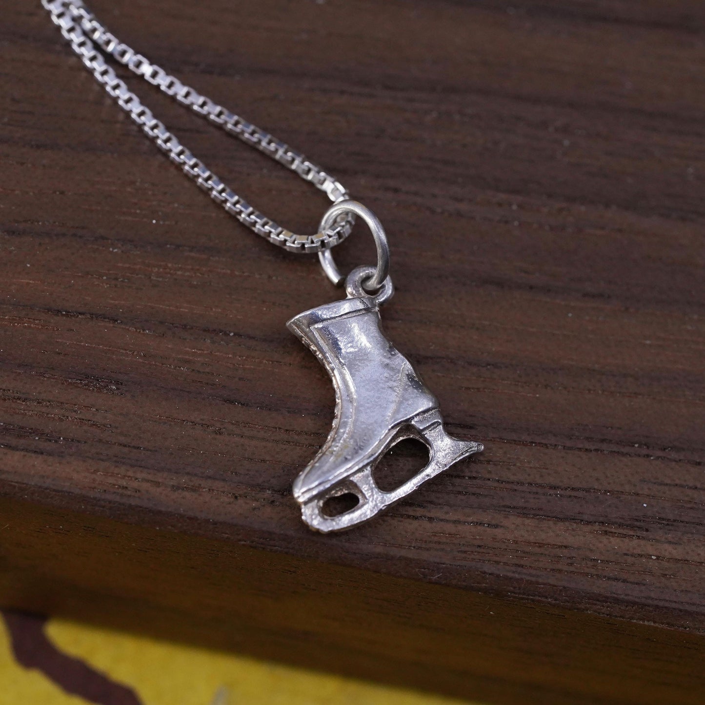 18” 1mm, vintage Italian Sterling silver necklace, 925 box chain w/ skiing shoe