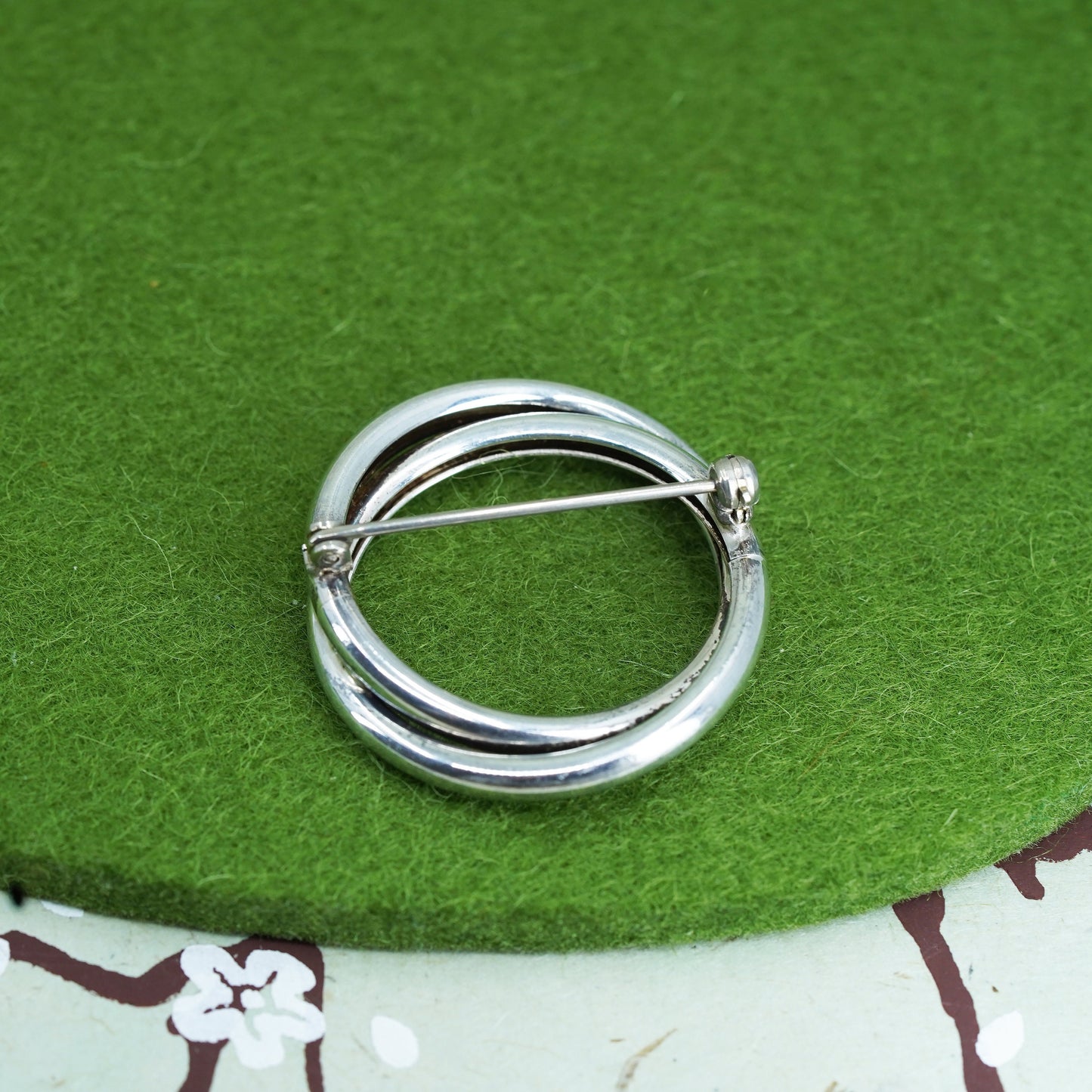 Vintage sterling silver handmade brooch, 925 entwined circle pin