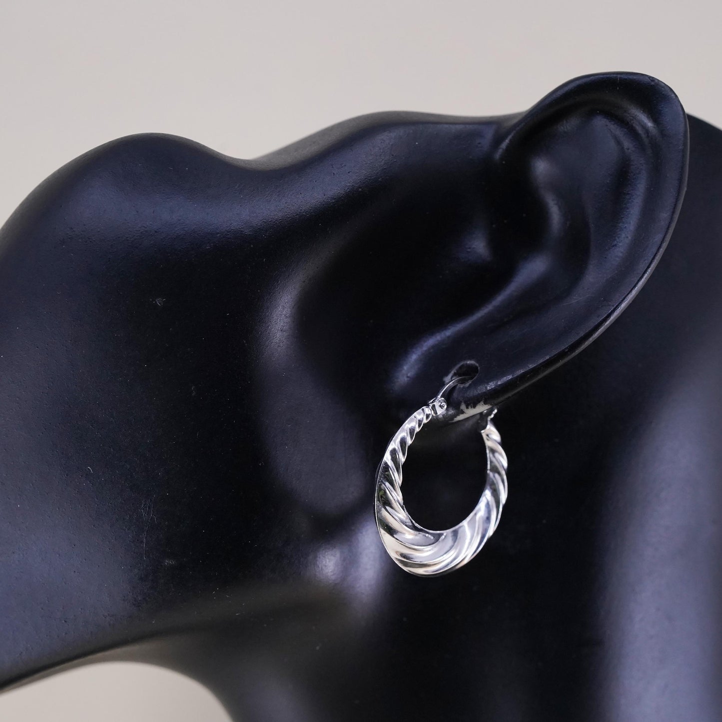 0.75”, Vintage sterling 925 silver loop earrings, primitive ribbed hoops