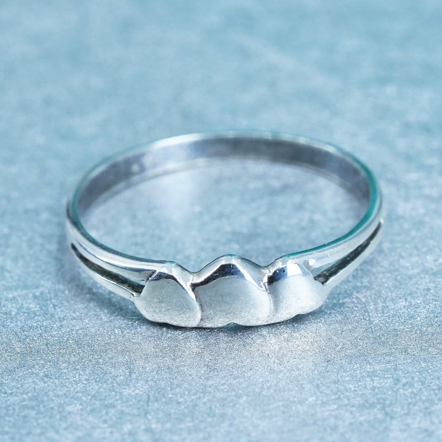 Size 7, vintage southwestern Sterling 925 silver ring, heart stackable band