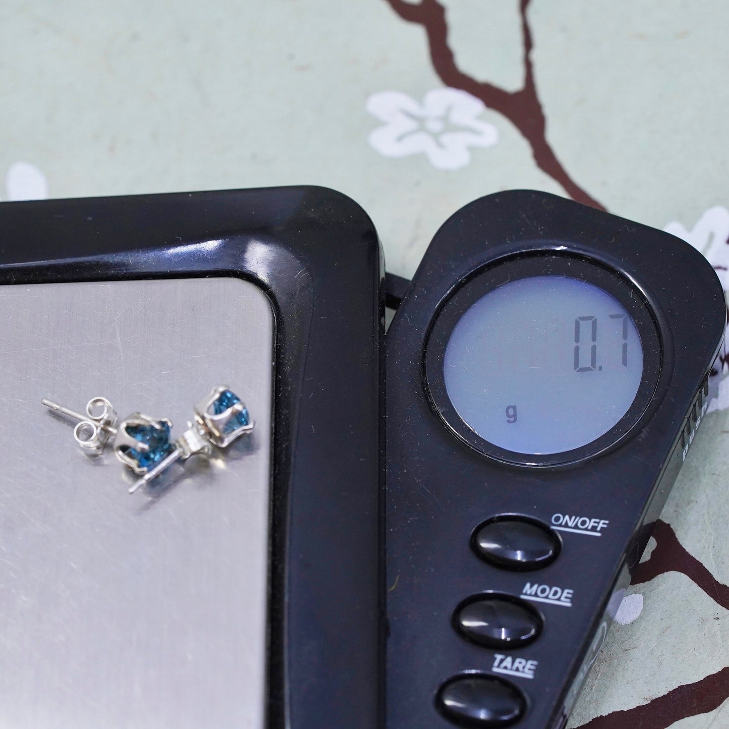 4mm, Vintage sterling silver earrings with blue topaz, 925 studs