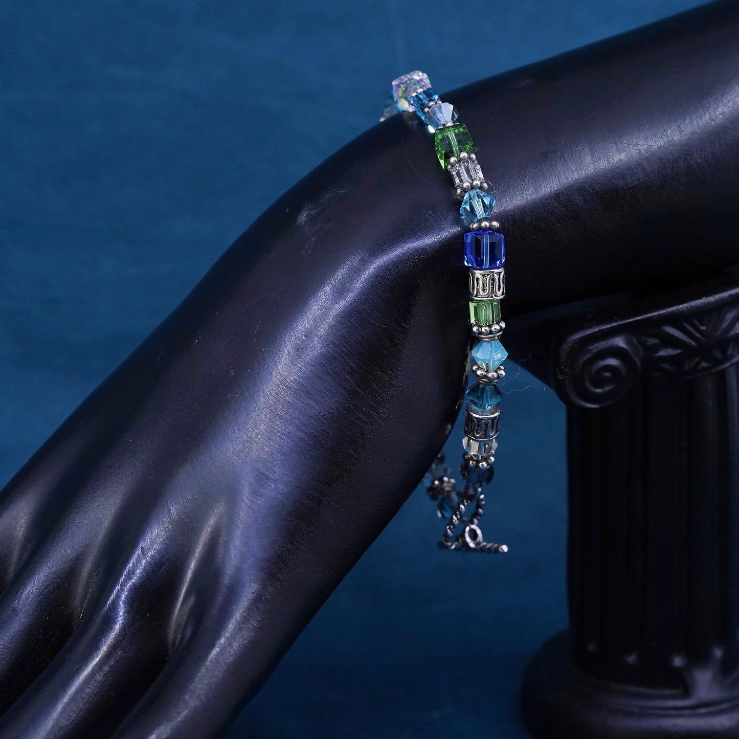 7", Vintage handmade sterling silver bracelet with green blue crystal