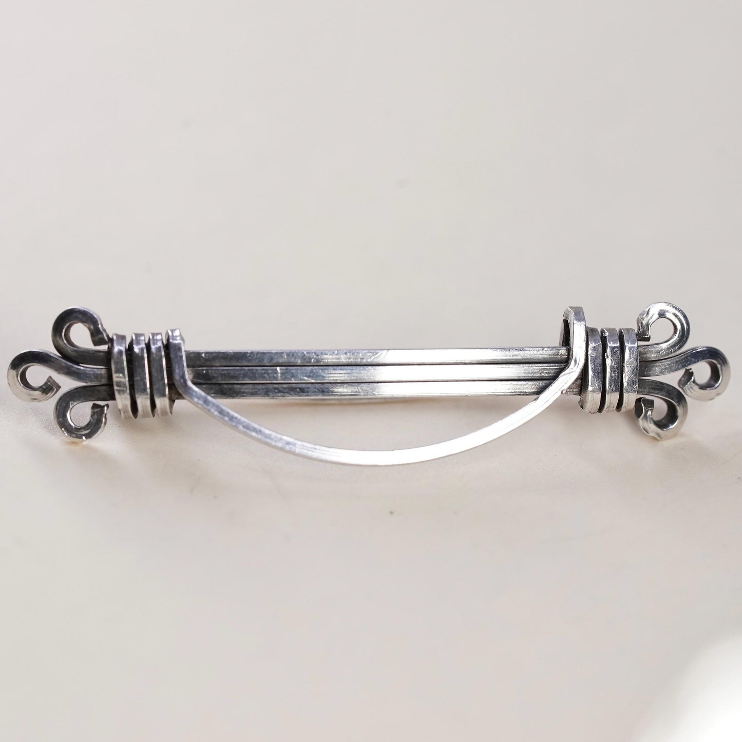 Vintage sterling silver 925 wired brooch pin