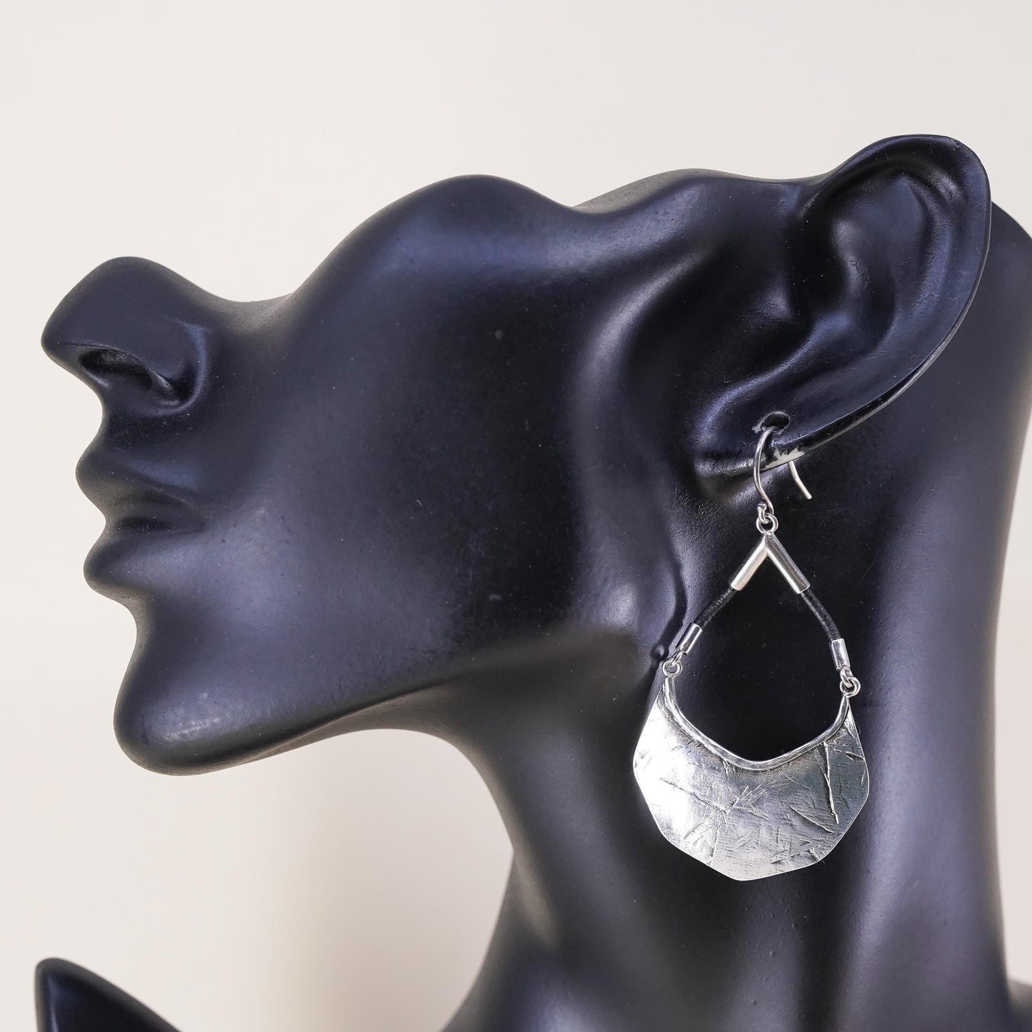 Silpada 925 Sterling Silver Badge Of Beauty Leather Textured Earrings W3140