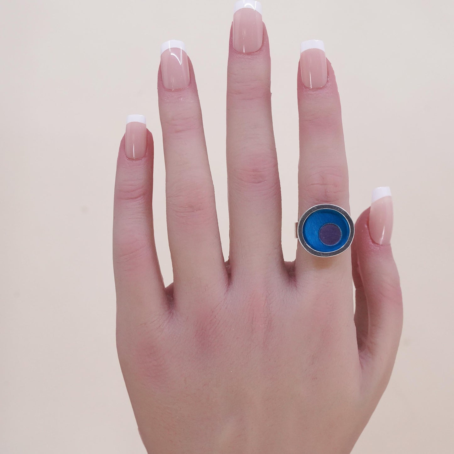 Size 6.5, VTG modern sterling silver handmade ring, 925 statement circle band