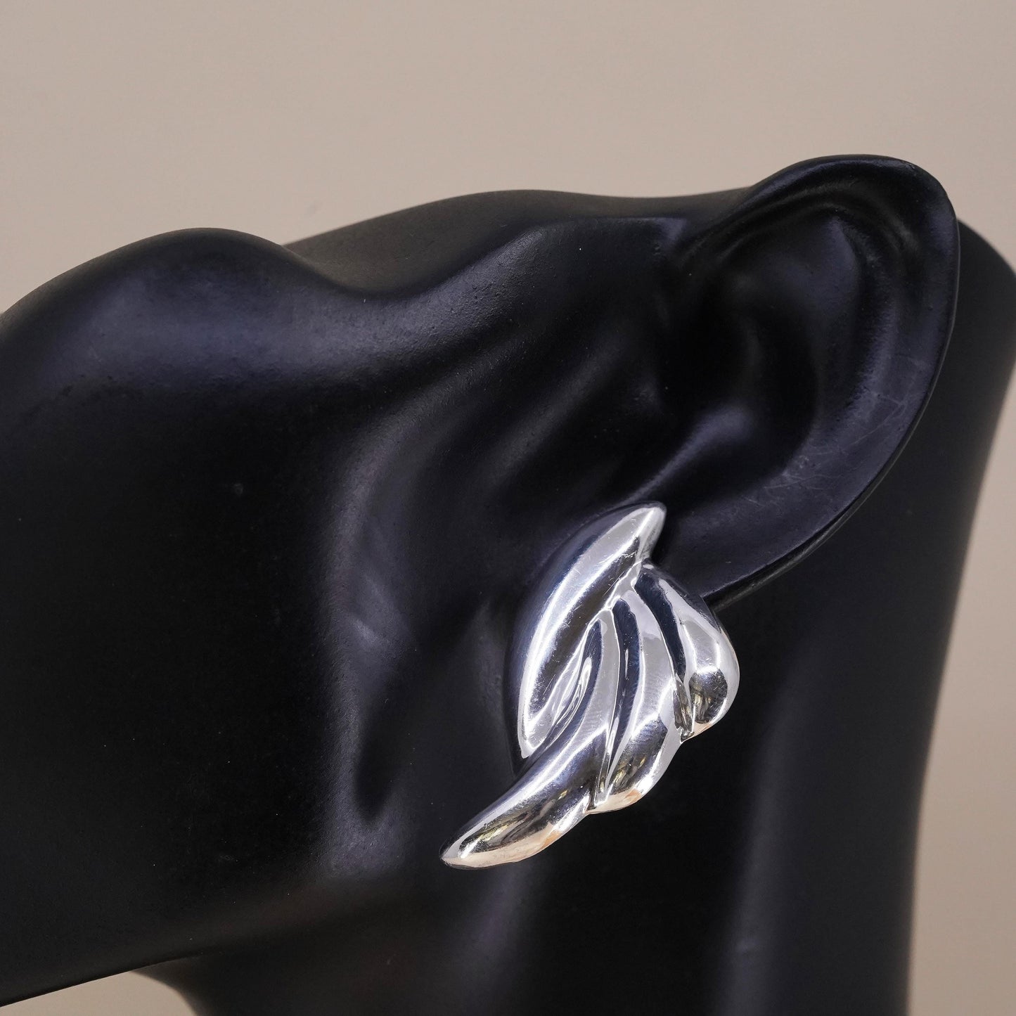 Vintage handmade single earring. Sterling 925 silver ribbed stud