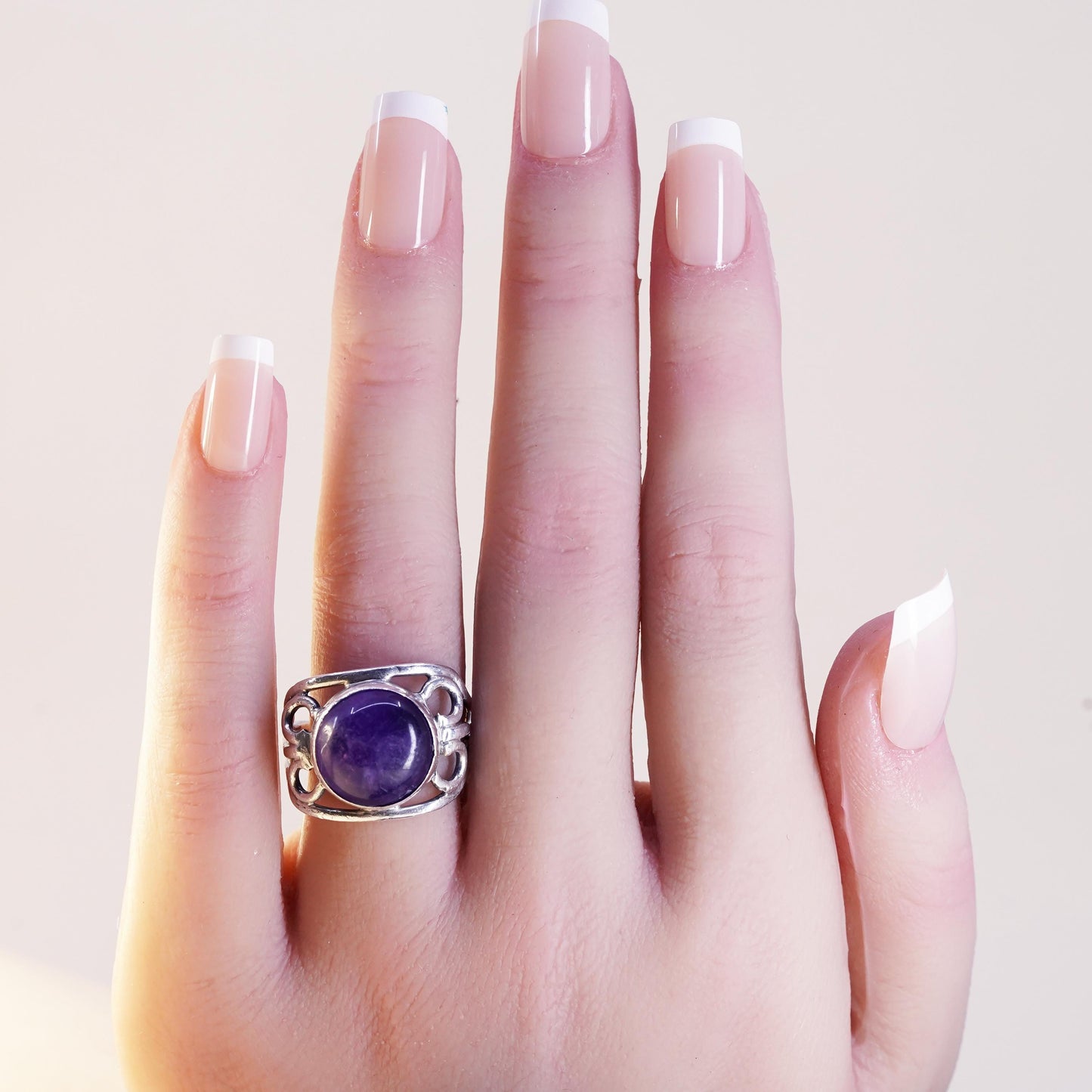 Size 8, vintage Sterling silver handmade ring, 925 band with dome amethyst