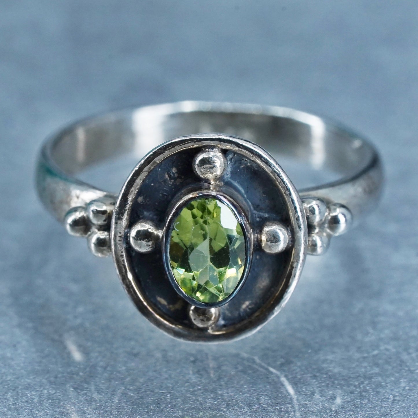 Size 7, vintage Sterling 925 silver handmade ring with peridot