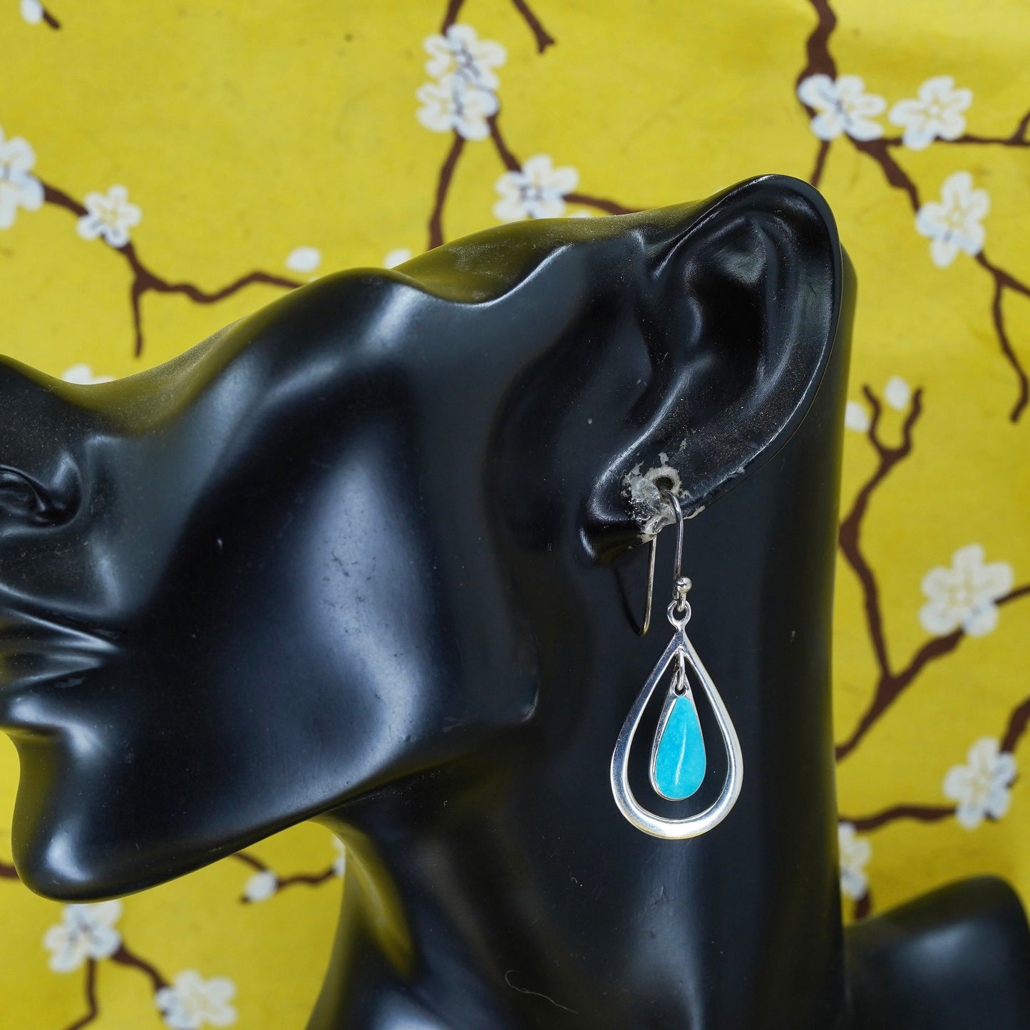 Southwestern Sterling 925 silver handmade earrings with teardrop turquoise