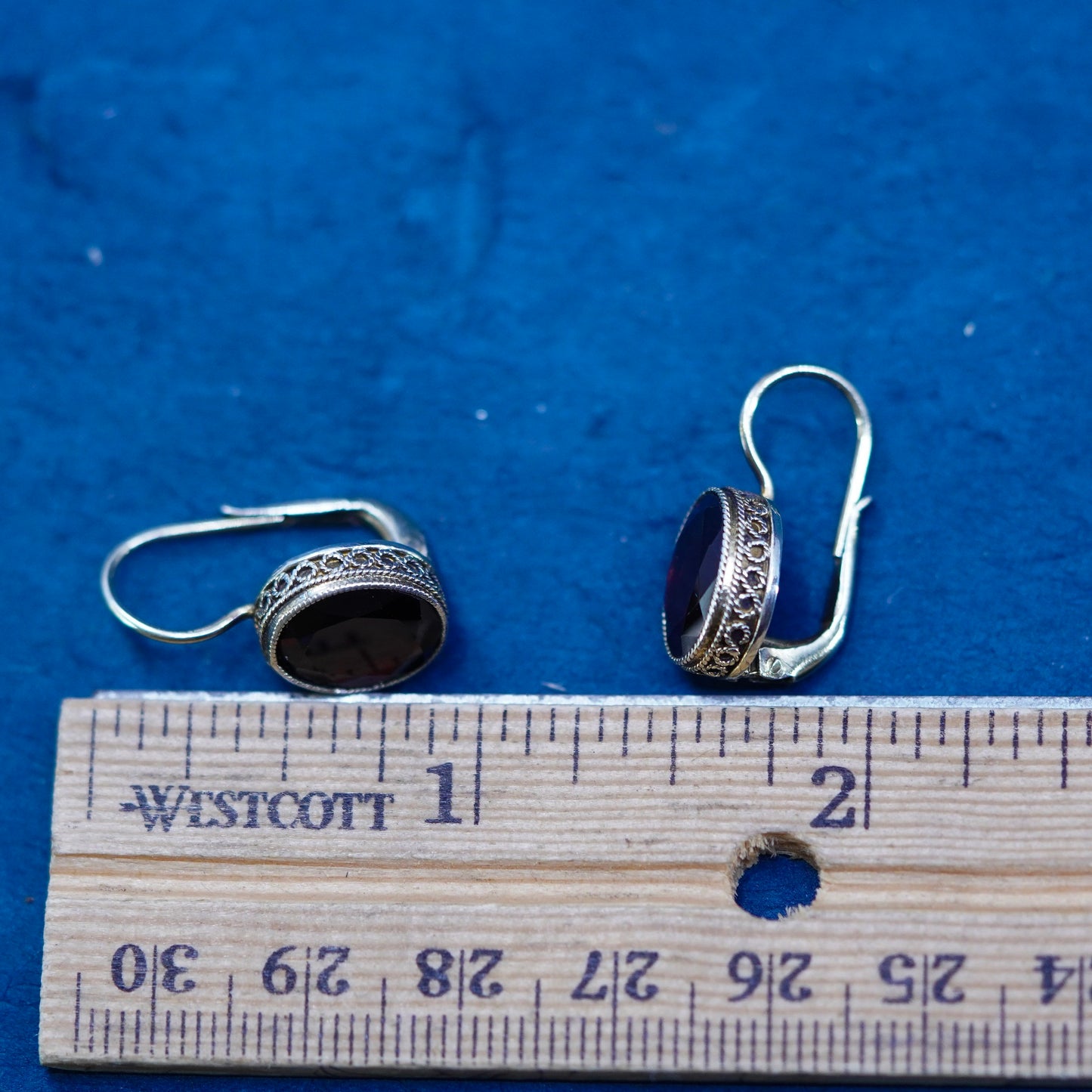 Vintage Sterling Silver 925 garnet Earrings with filigree Details