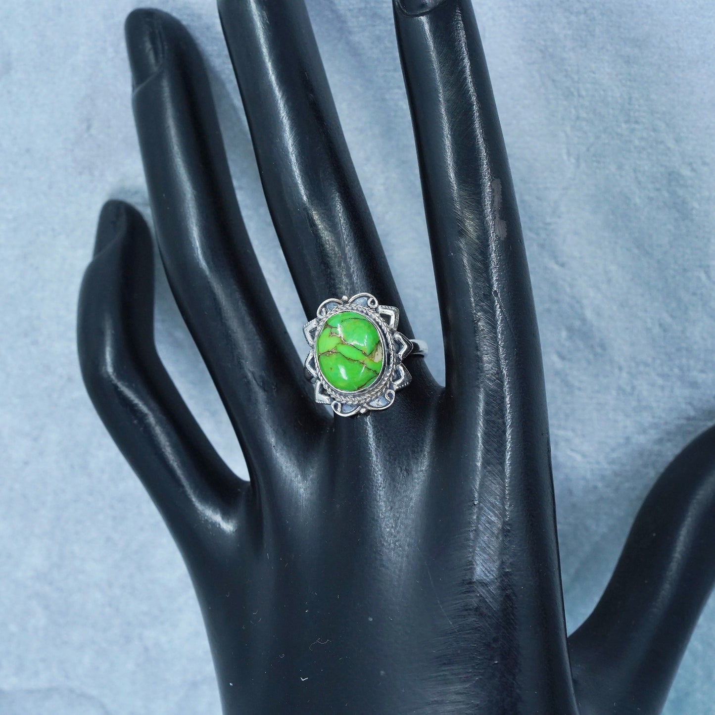 Size 7, vintage southwestern Sterling 925 silver handmade ring with turquoise