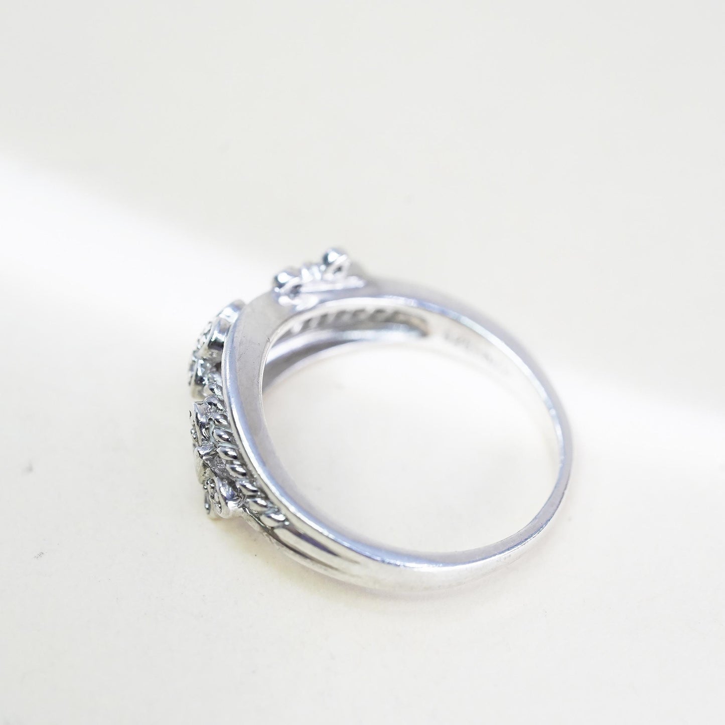 Size 8, Vintage NDI sterling silver ring band genuine diamond butterfly flower