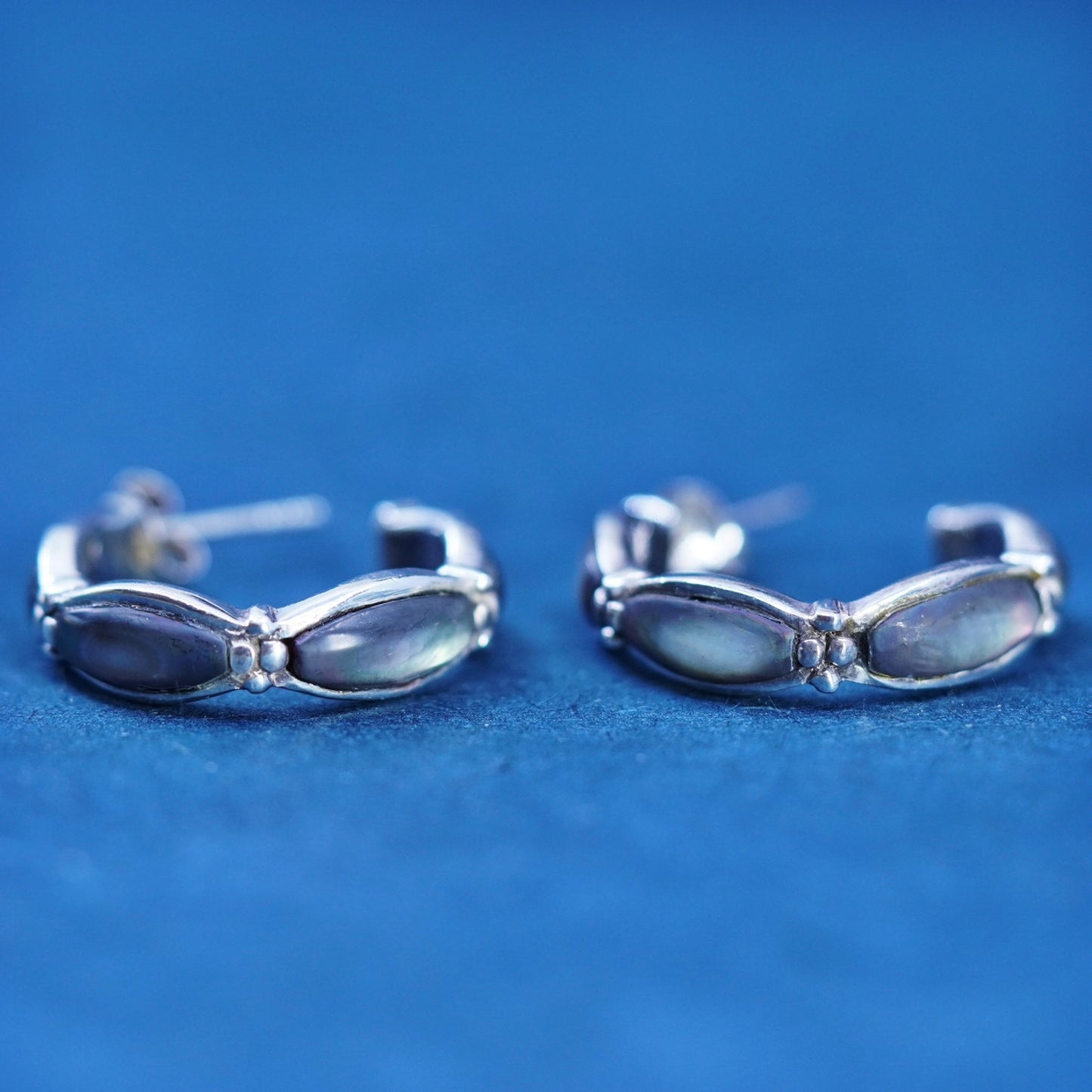 0.75”, vtg Sterling silver handmade earrings, 925 hoops with abalone, huggie
