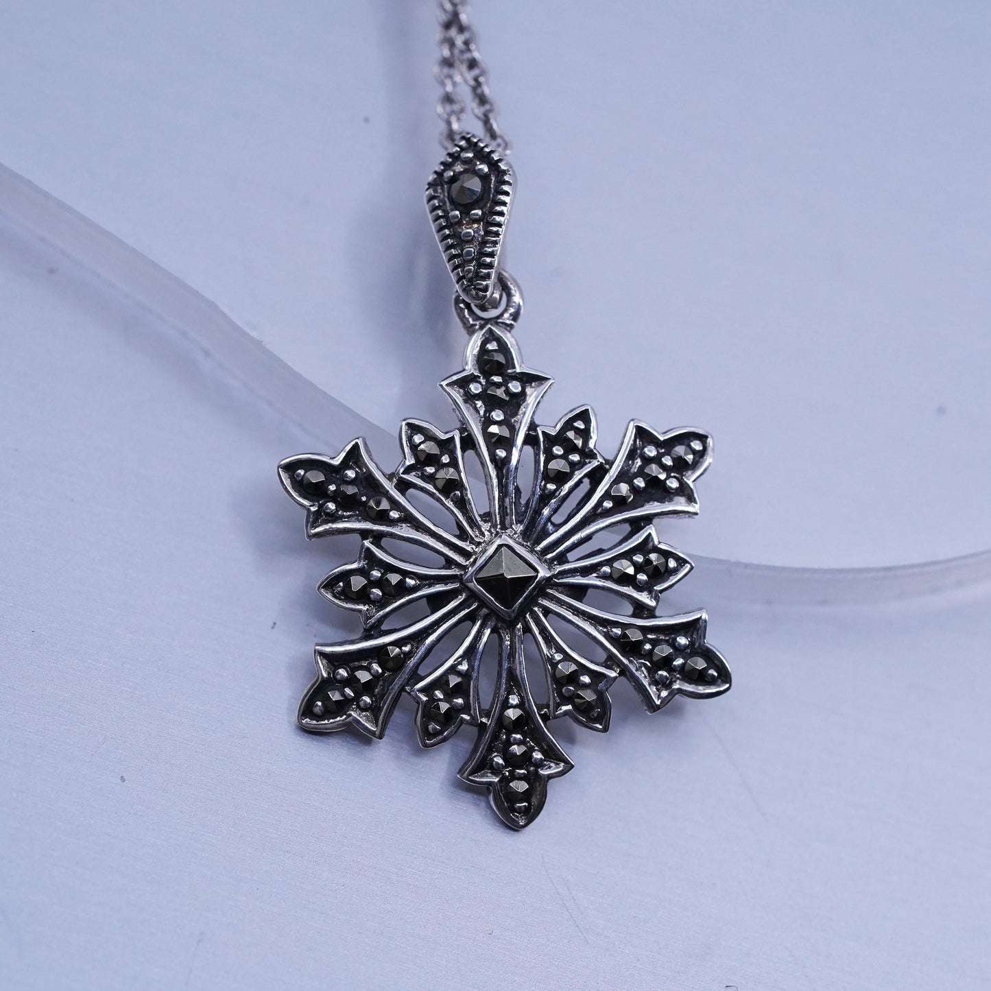 16”, Sterling 925 silver circle chain necklace with snowflake marcasite pendant