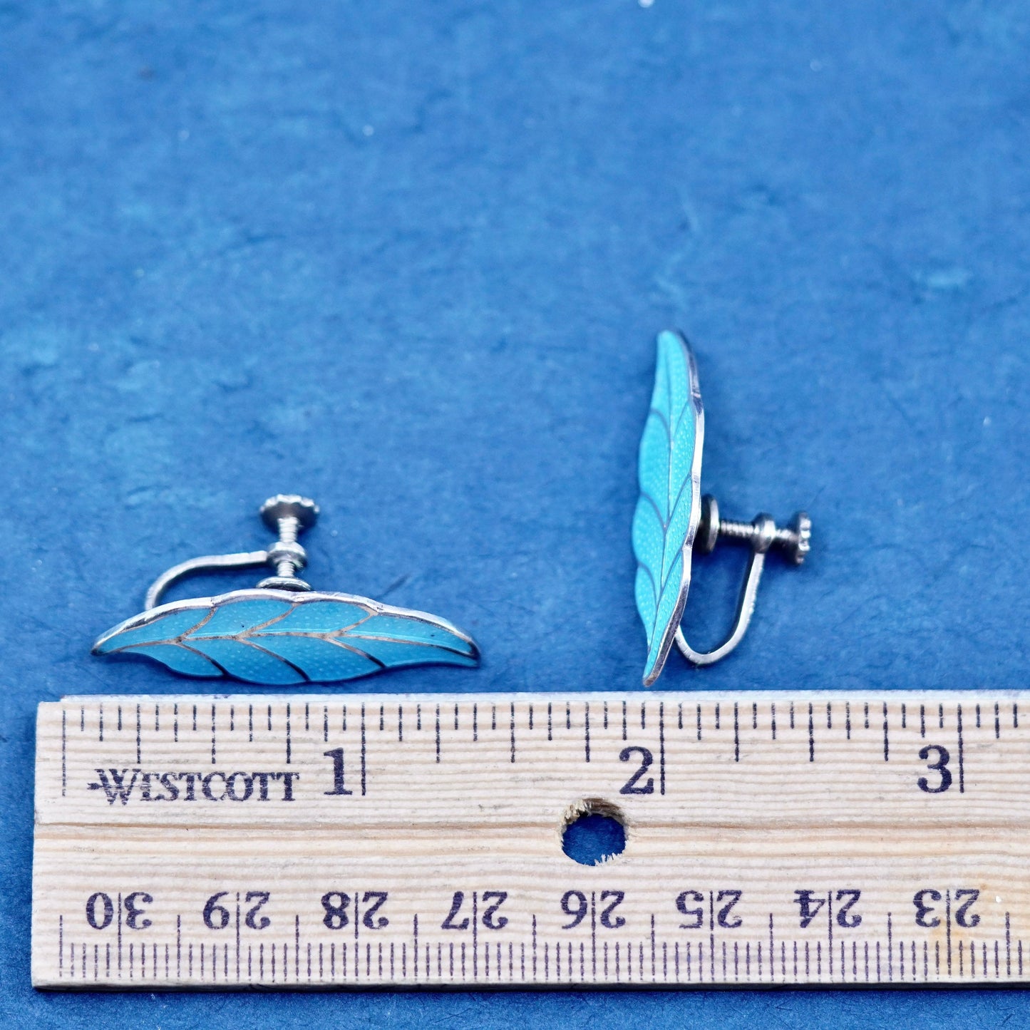 taxco Sterling 925 silver screw back leafy earrings with blue enamel inlay