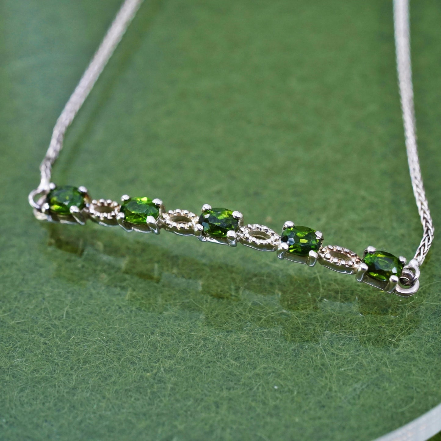 Size adjustable, Vintage sterling silver bracelet, 925 box chain with peridot