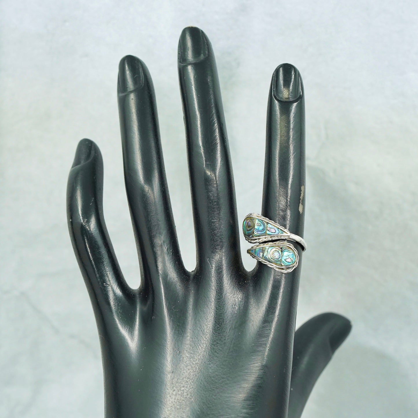 Size 6, Taxco Mexican Sterling 925 silver handmade ring with teardrop abalone