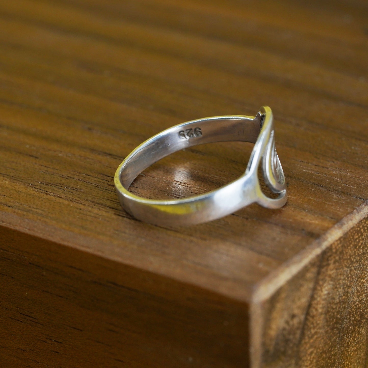 Size 5, vintage Sterling silver handmade ring, southwestern 925 swirly band