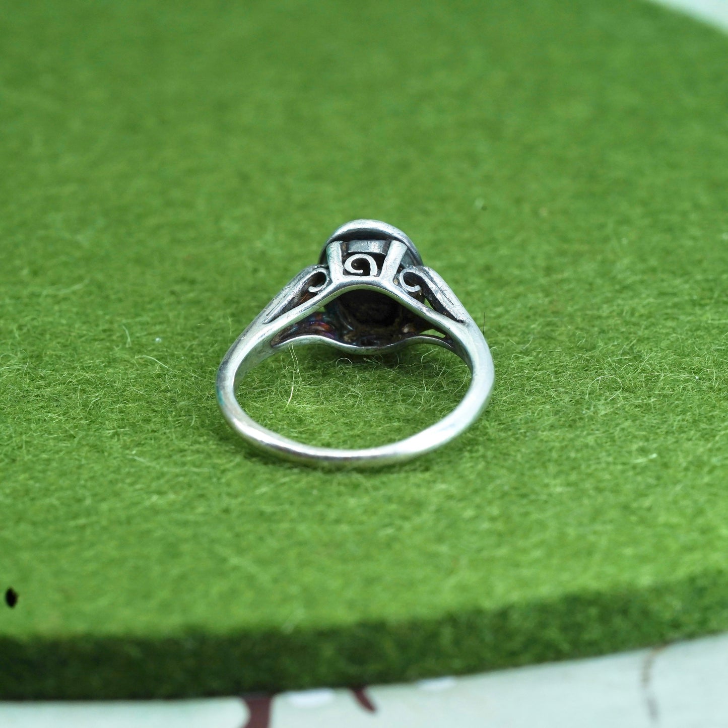Size 7, Vintage sterling 925 silver handmade ring with mother of pearl inlay