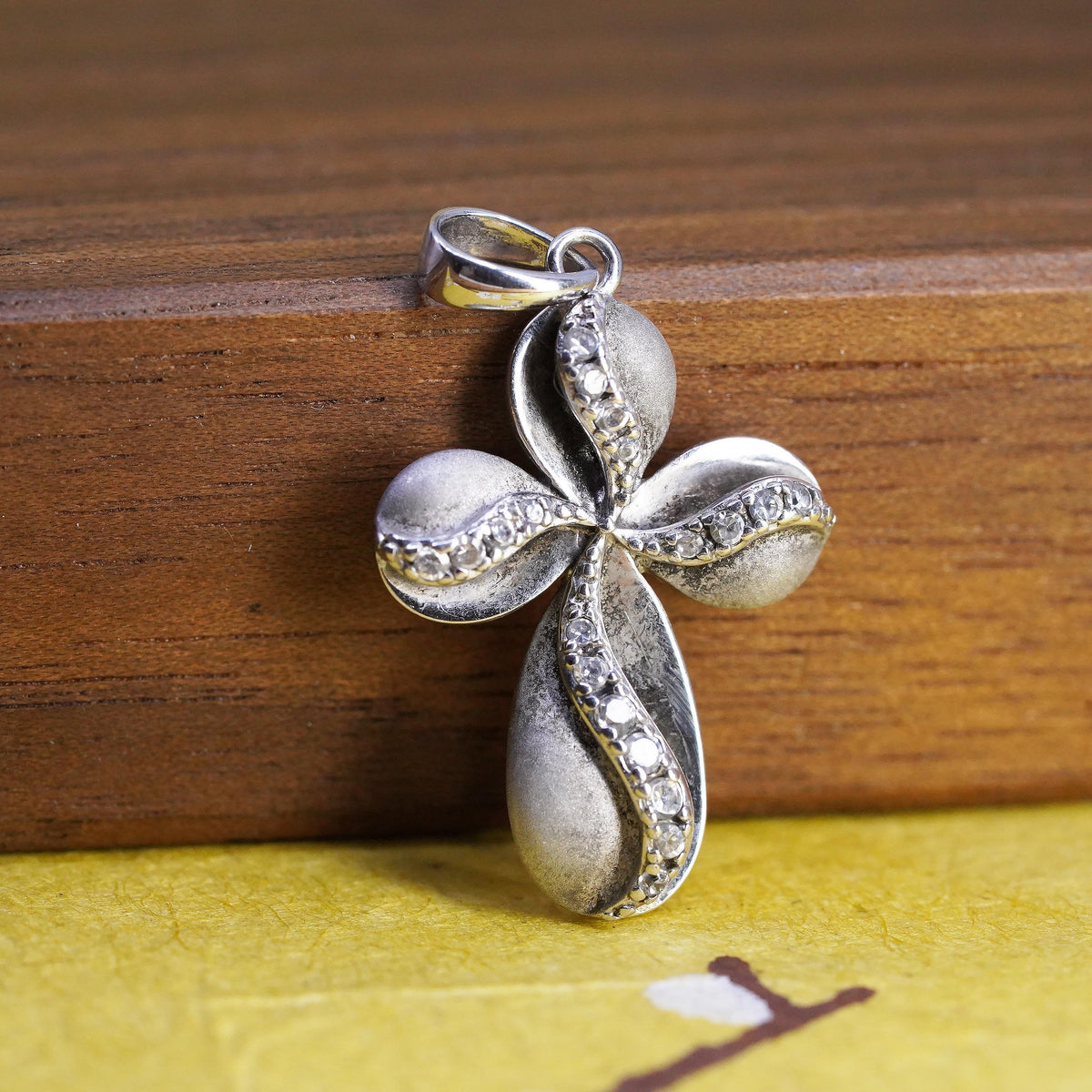 Vintage Sterling silver pendant, 925 cross with cluster cz