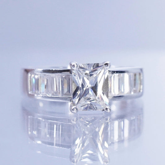 Size 8.25, vintage Sterling 925 silver statement engagement ring w/ cluster Cz
