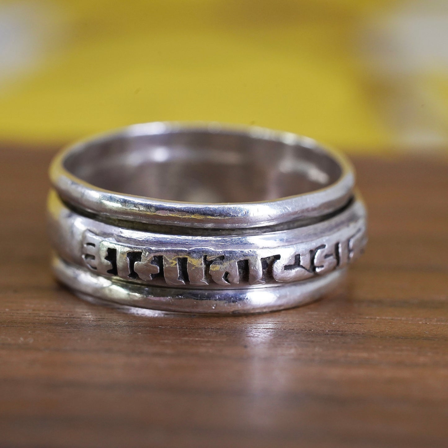 Size 8, vintage Sterling silver prayer ring, textured 925 spinner band