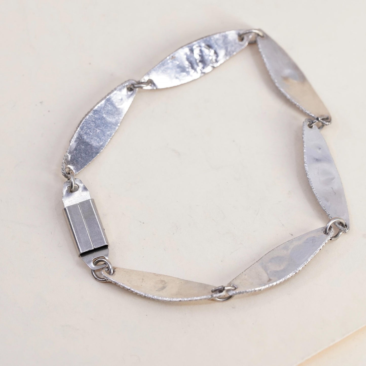 6.75”, Vintage southwestern Sterling 925 silver bracelet with turquoise beads