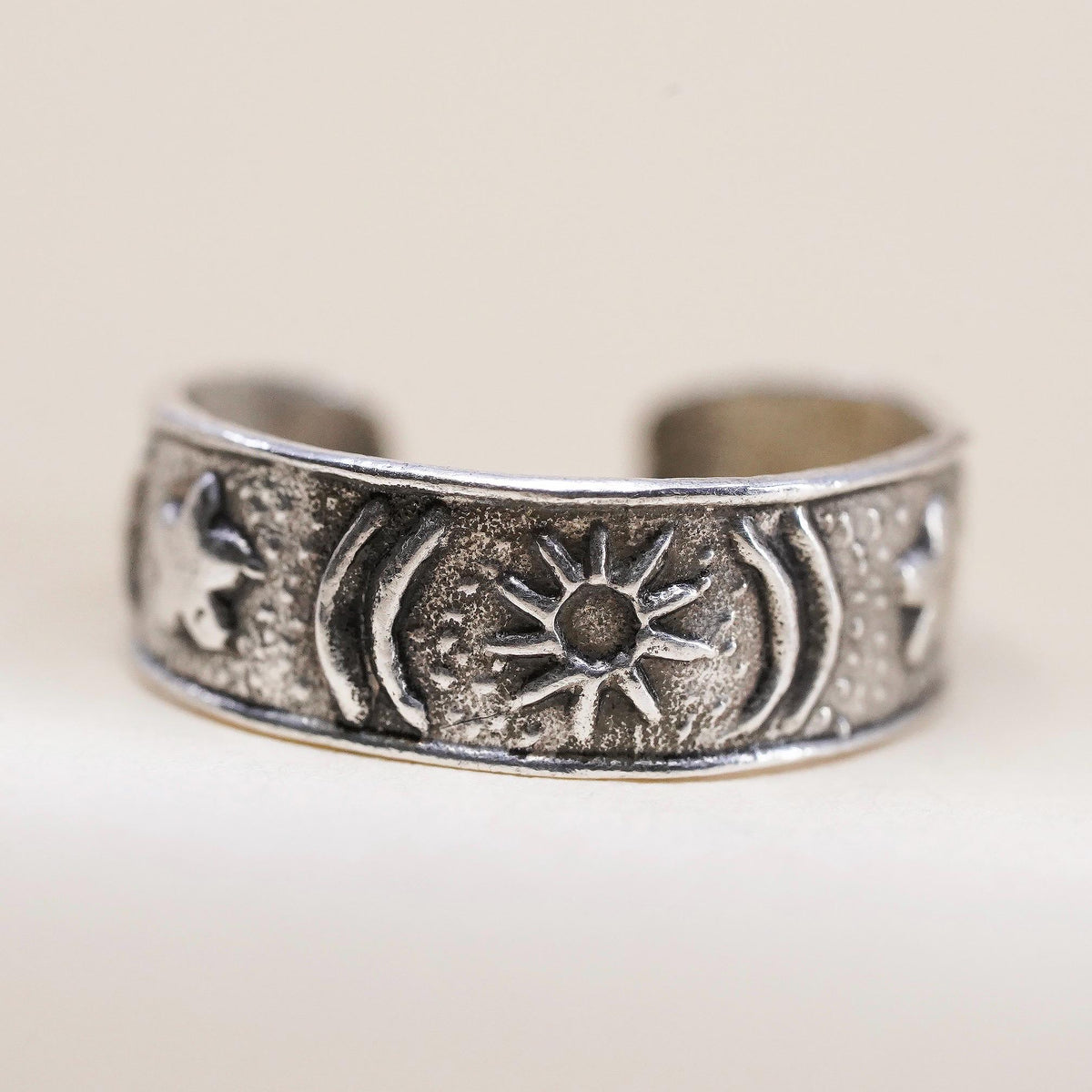 Size 1, vintage Sterling silver handmade ring, 925 textured band with sun stars