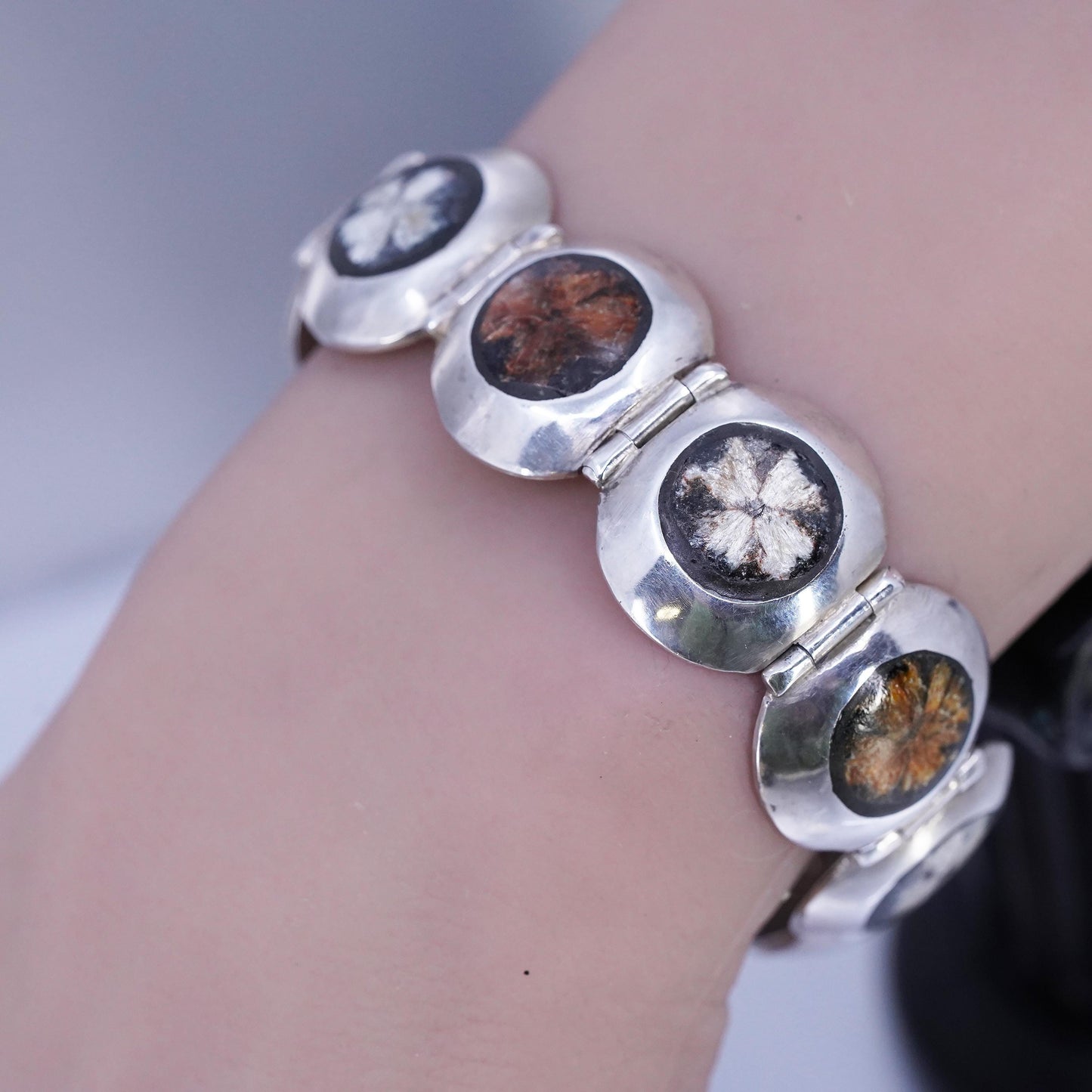 6.5”, VTG southwestern Sterling 950 Silver Chrysanthemum Stone Panel Bracelet