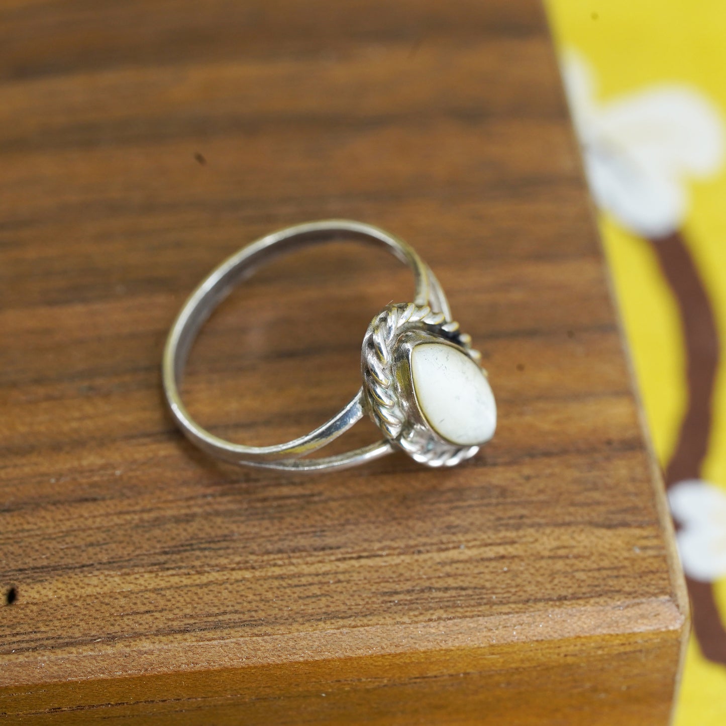 Size 6, vtg Sterling silver 925 handmade ring with white tiger eye stone cable