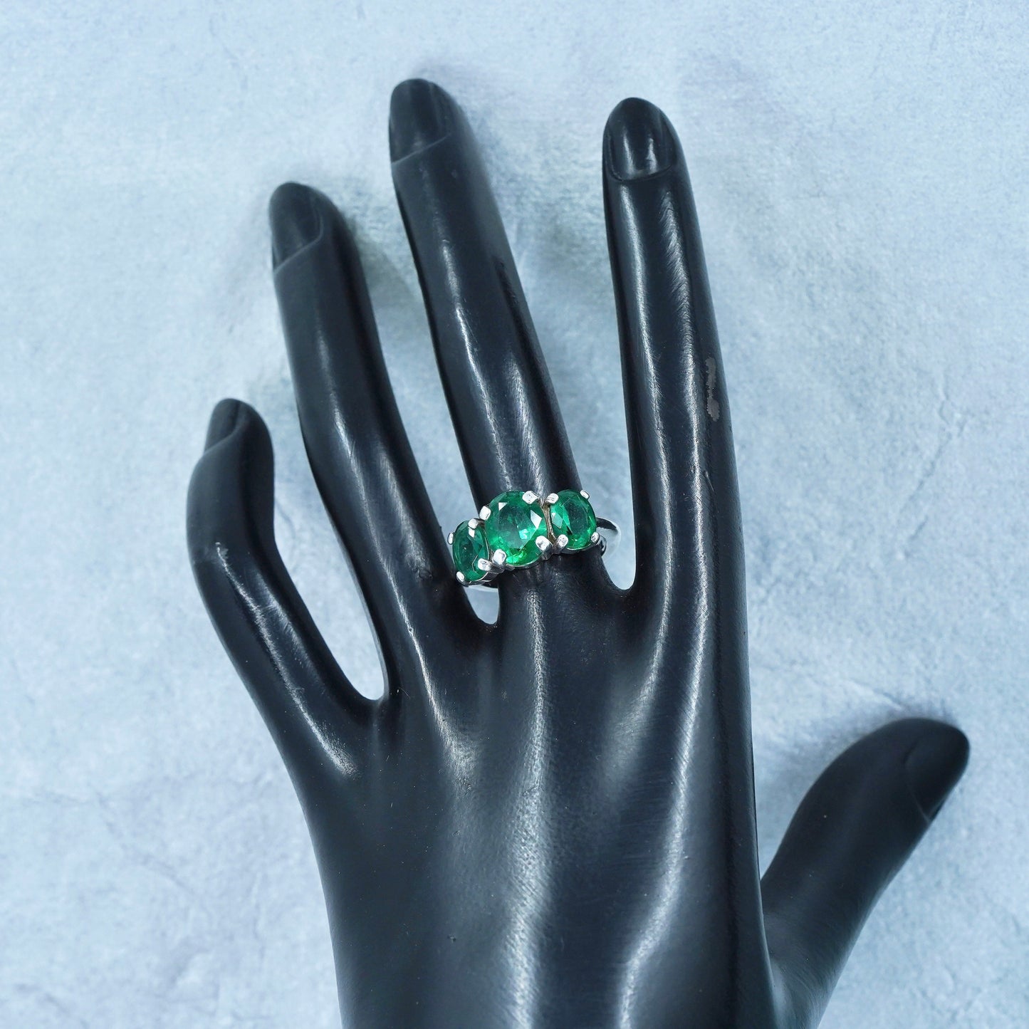 Size 7.75, vintage Sterling 925 silver handmade ring with emerald