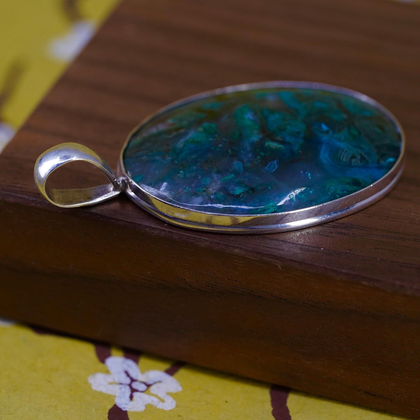Southwestern Sterling 925 silver handmade oval pendant with moss agate