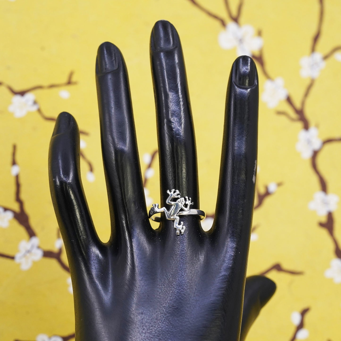Size 8.5, vintage Sterling 925 silver handmade lotus leaf with frog ring