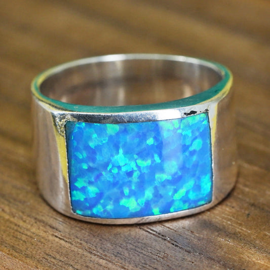 Size 7, vintage Sterling 925 silver modern wide band ring with opal