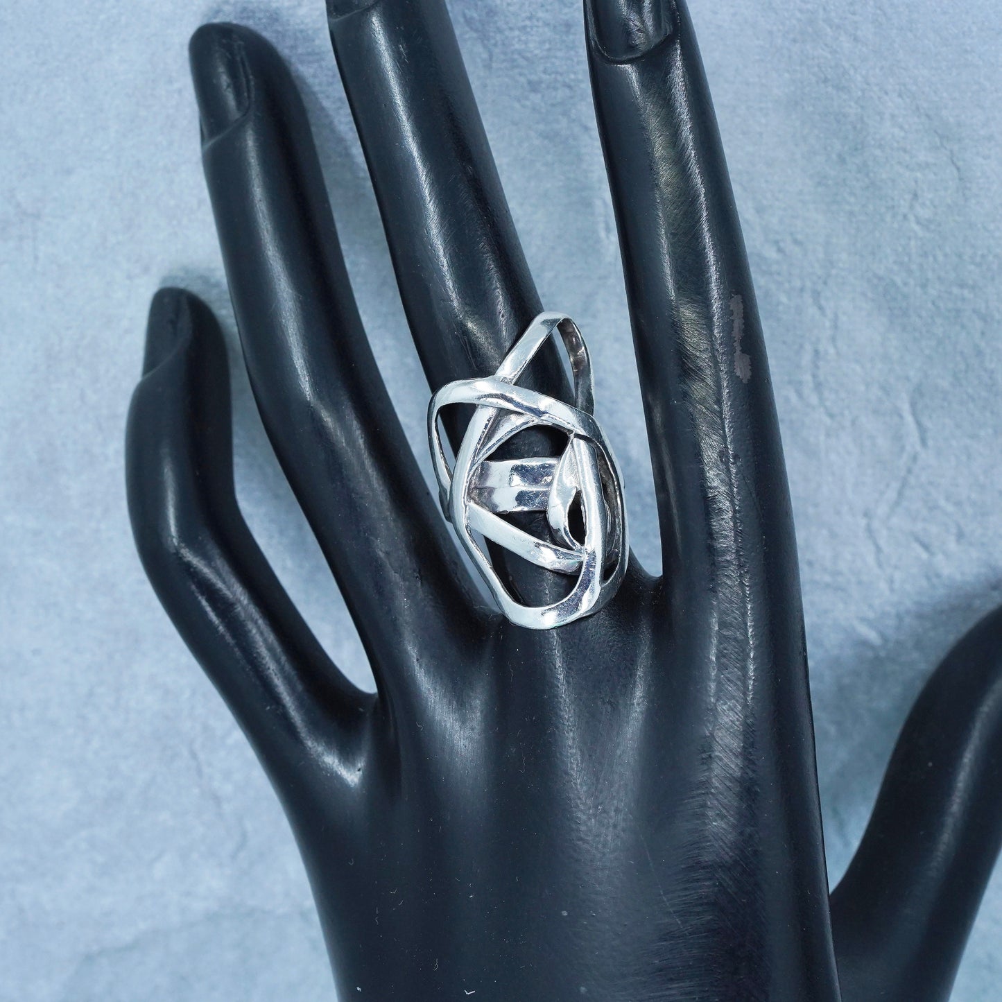 Size adjustable, vintage southwestern Sterling 925 silver ring, spiral band