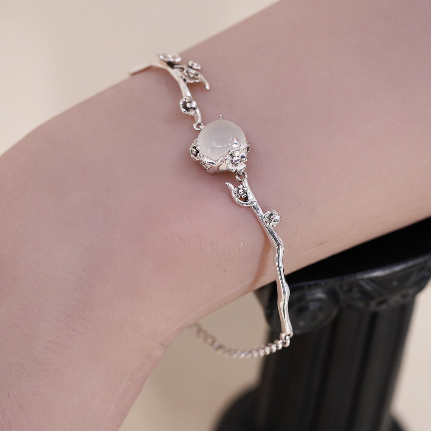 7”, Vintage sterling silver bracelet, 925 chain with flower branch chalcedony