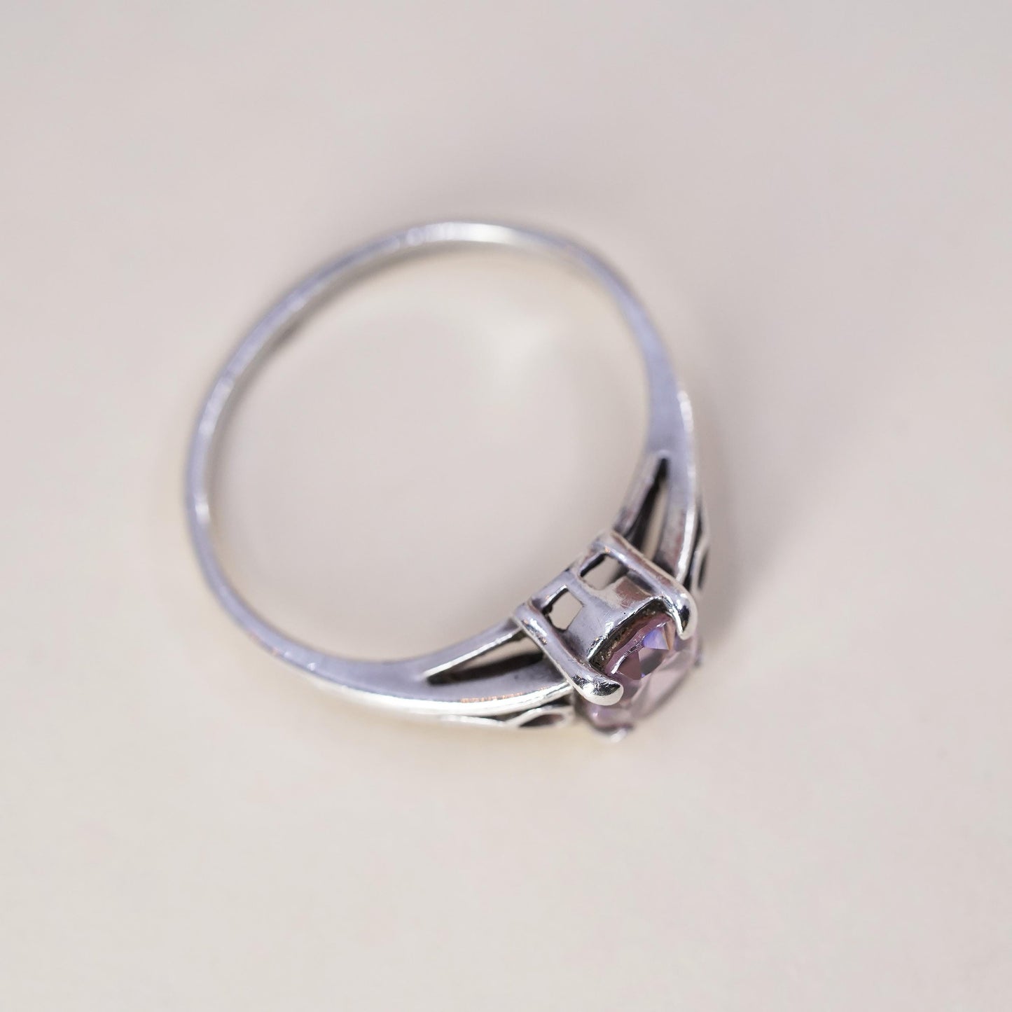 Size 7.5, Vintage sterling 925 silver stackable ring with pink crystal