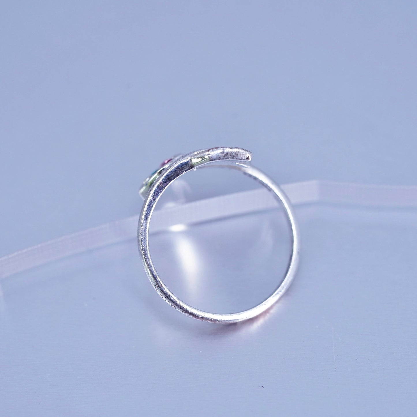 Size 7, vintage Sterling 925 silver ring, crystal arrow heart band