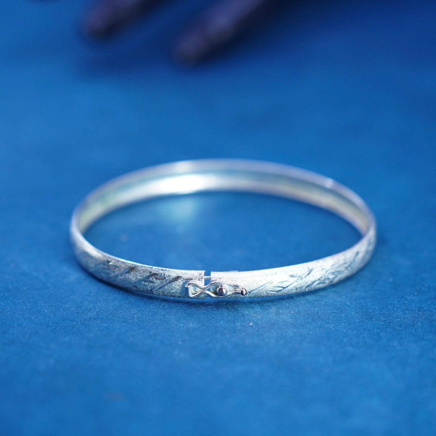 7”, Italy sterling silver handmade bracelet, 925 hinged floral textured bangle