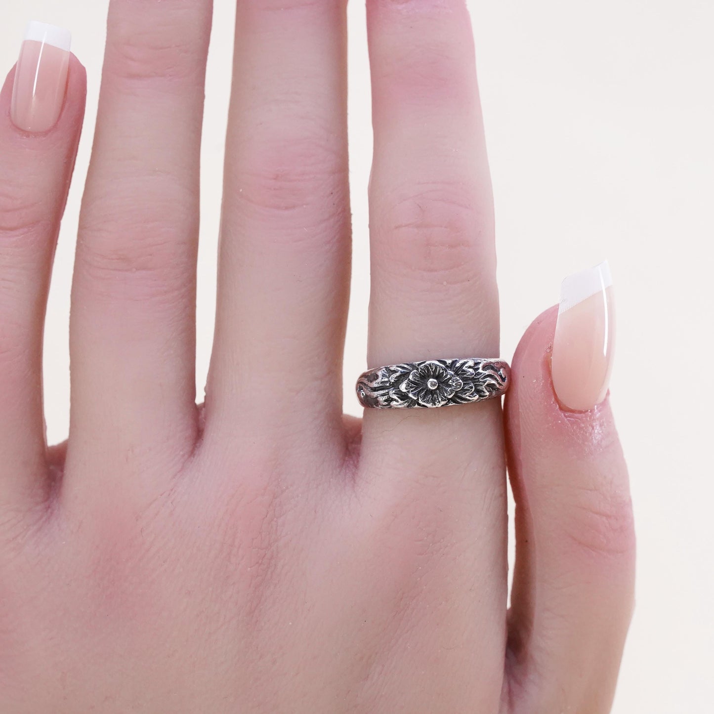 Size 8, Vintage sterling silver handmade ring, 925 band with flower embossed