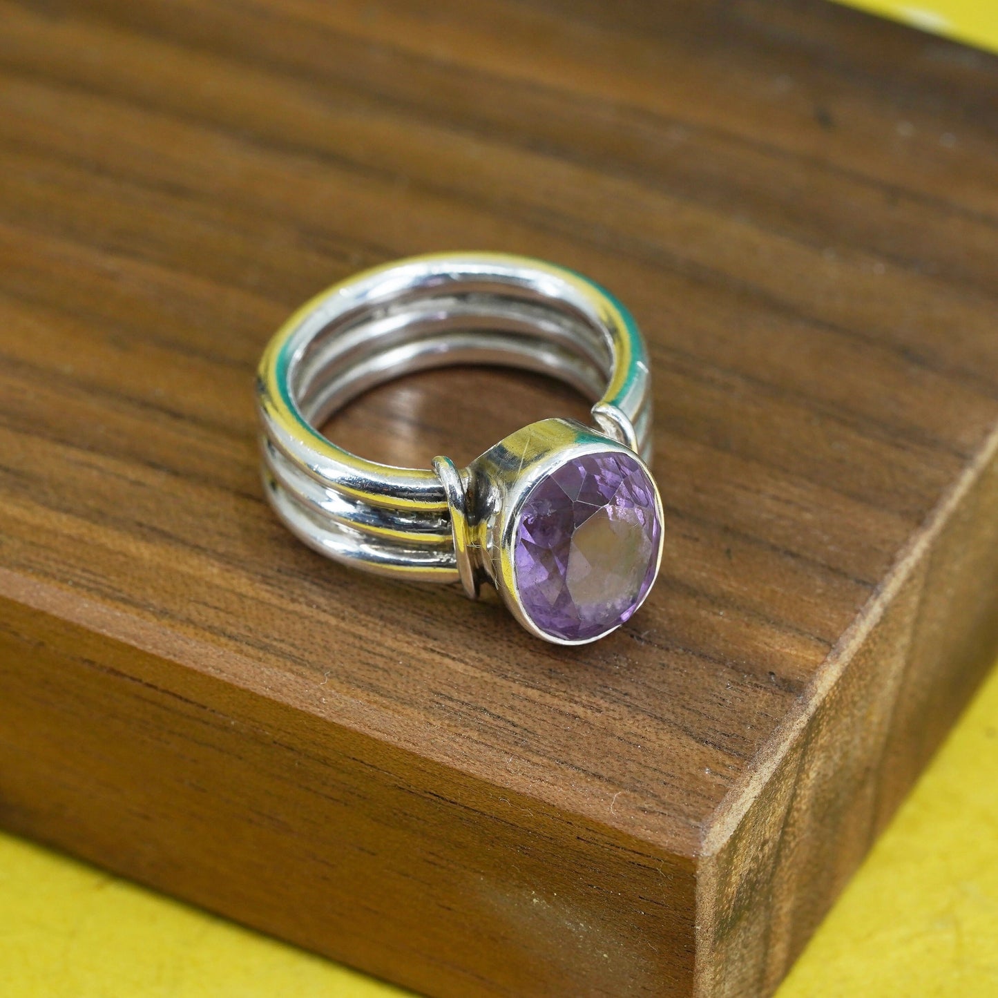 Size 7.5, vintage Sterling 925 silver handmade ring with amethyst ribbed band