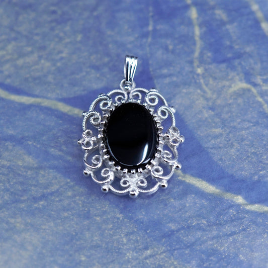 Vintage Sterling 925 silver handmade filigree pendant with oval onyx
